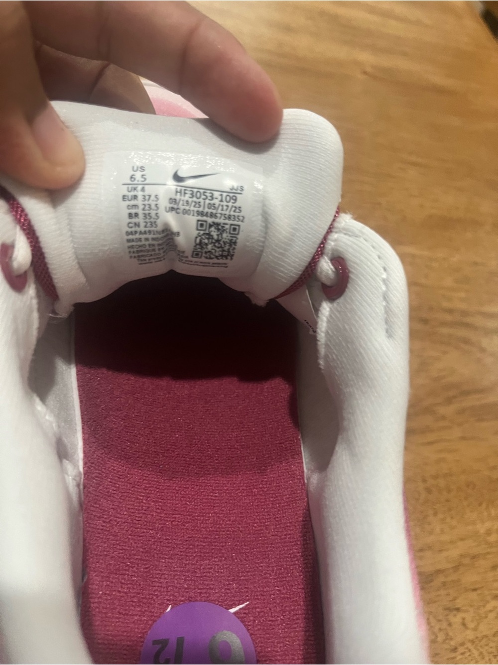 Nike Kids White and Pink Low-Top Sneakers